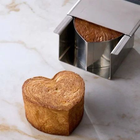 Matrita profesionala din inox pentru croissant in forma de inima, 80×70×50mm